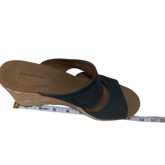 ROCKPORT Wedges Ladies size 10US Black and Tan. Extremely good condition - Picture 8 of 13